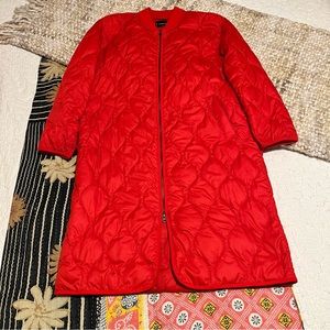 Everlane red renew long liner M